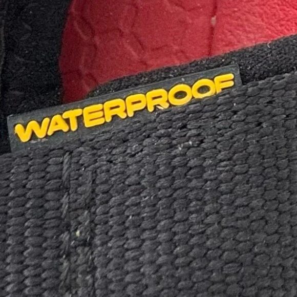 Keen Black Red Closed Toe Waterproof Rugged Outdoorsy All Terrain Men 10 Sandals - Picture 8 of 13